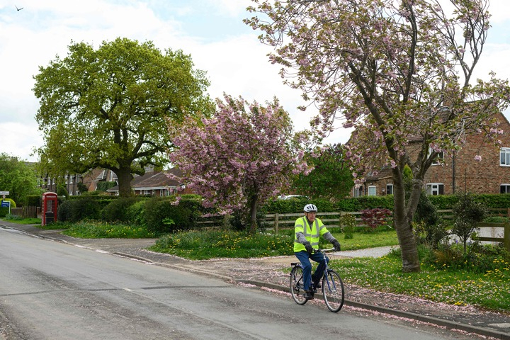 #春困的5个信号你中了几个# #早上喝温水比冰咖啡更解春困#【驱散春困，找回充沛