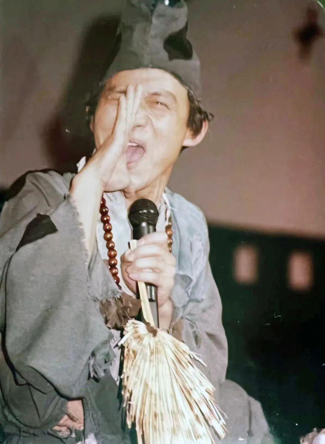 1985年游本昌在新加坡表演