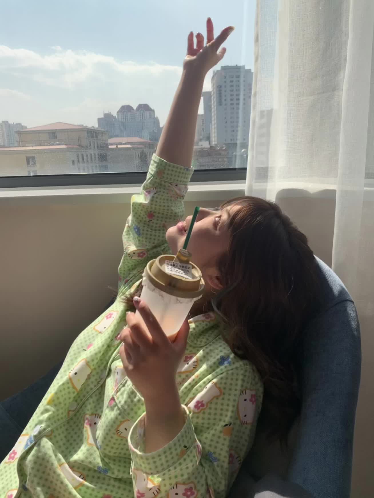 长大后好像能理解走在路上忍不住掉眼泪的大人了