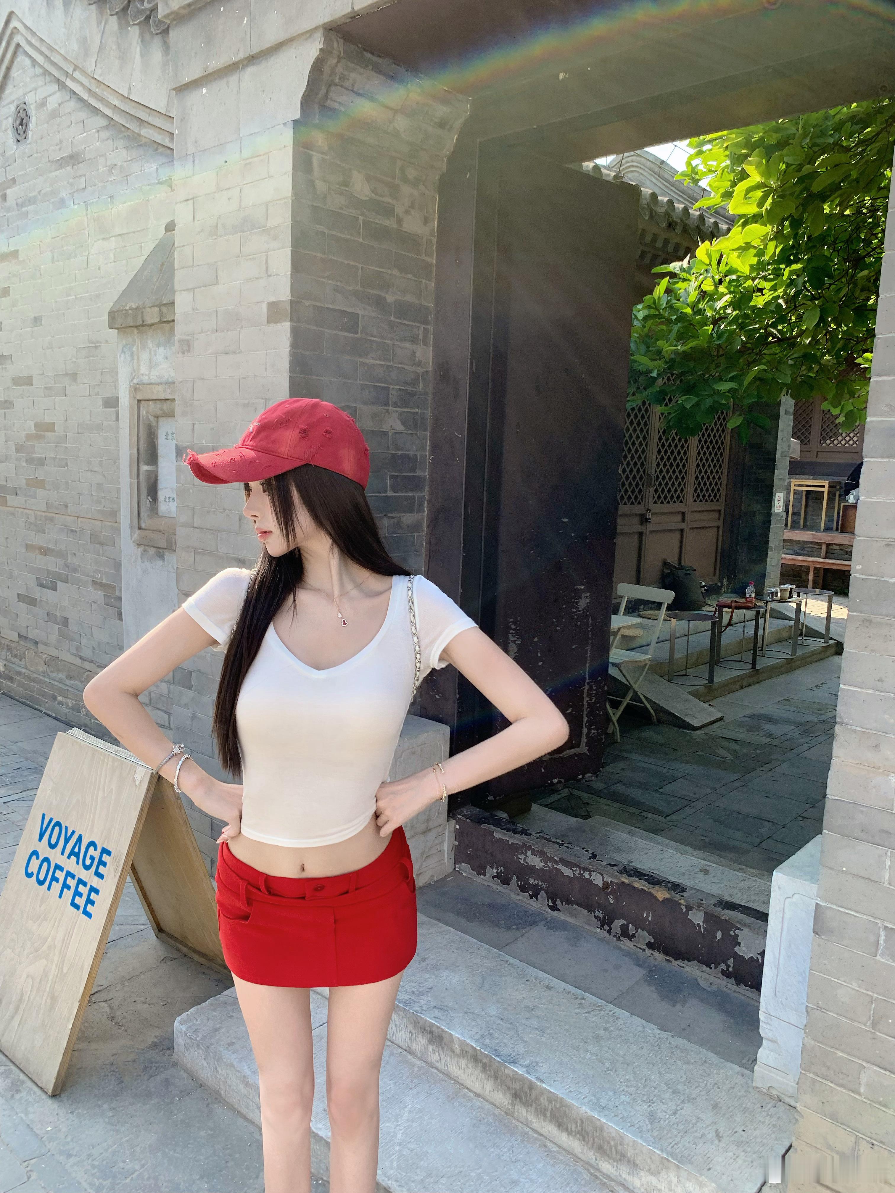 📅6.28 20.00倒计时1day我说红色就是最显白的 没有之一！简单的T搭