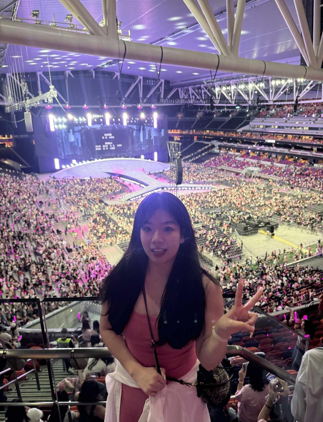 汪苏泷 明日世界
💕香港启德汪苏泷演唱会 值了！
	
爱是个深奥的问题
	
汪