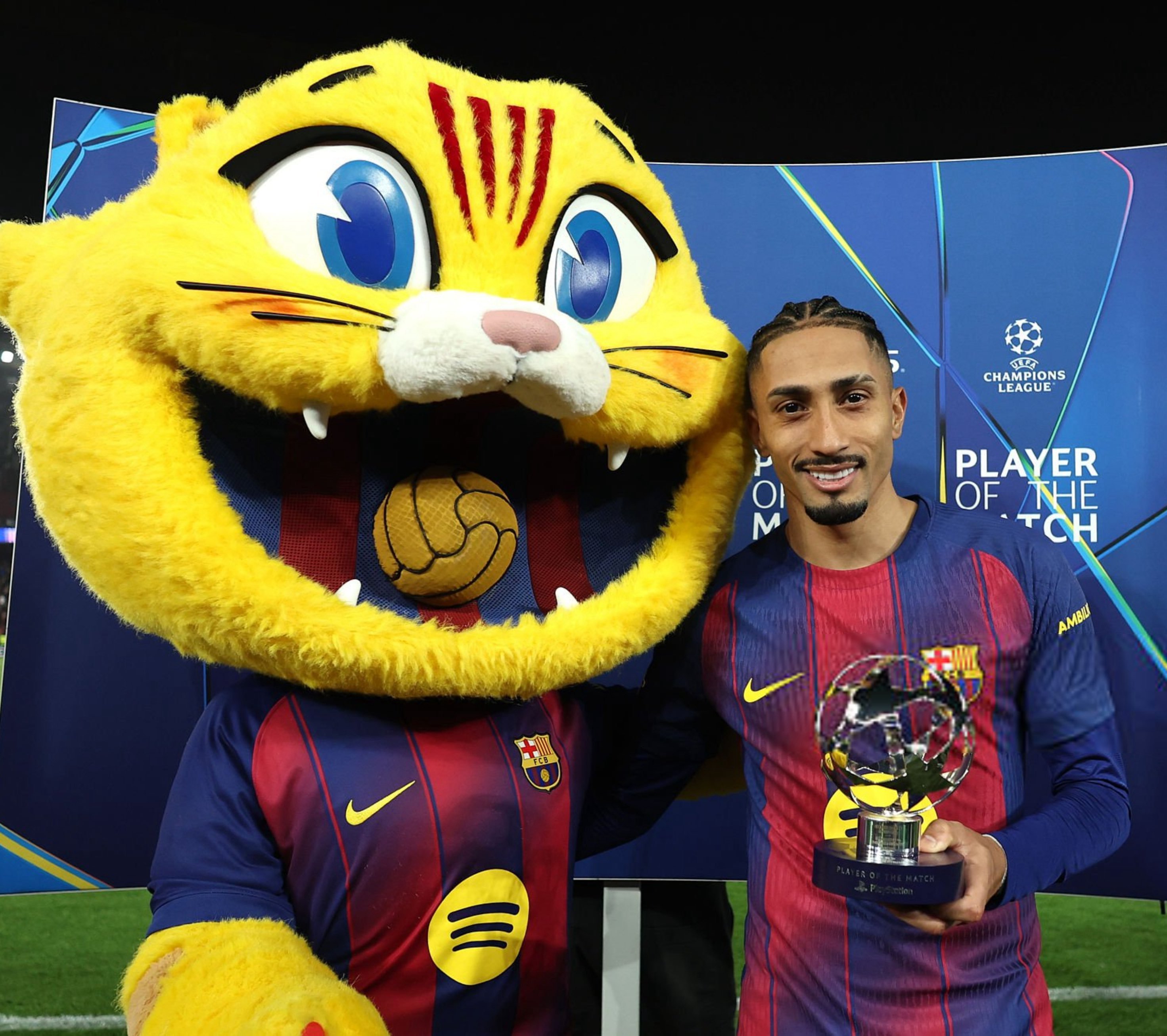 拉菲尼亚当选本轮欧冠最佳球员❤️💙巴萨vs纽卡斯尔联欧冠联赛巴萨7比2纽卡斯尔