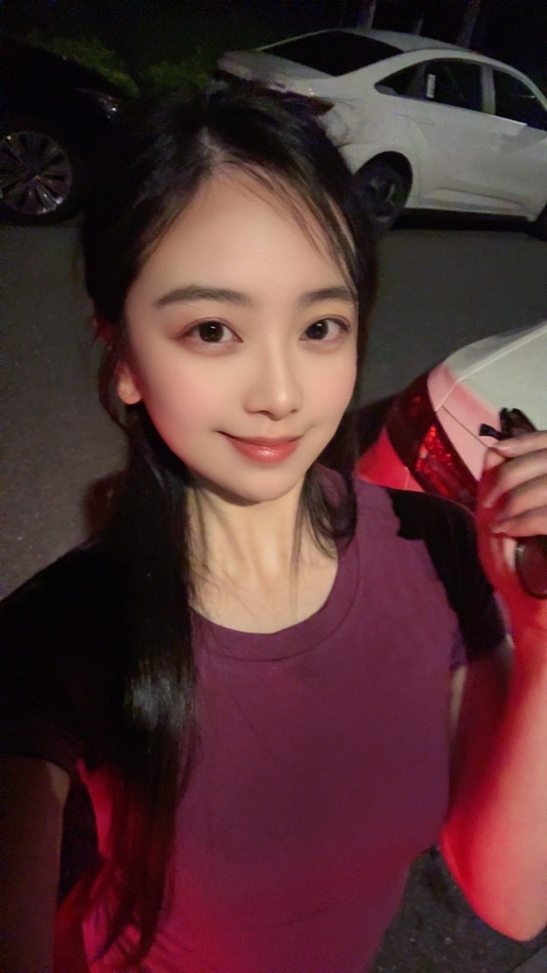 几杯酒下肚 还是能稳稳的打开美颜相机🤪
