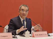 中国有两个专家预测特别准，一个是复旦大学预测乌克兰大概会亡国的张维为教授，另一位