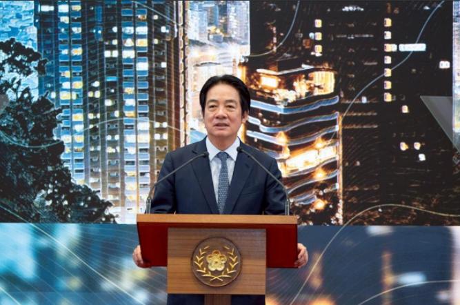 就在刚刚，

“台独”分子赖清德发表声明，

6月2日，针对台湾空军冈山基地一架