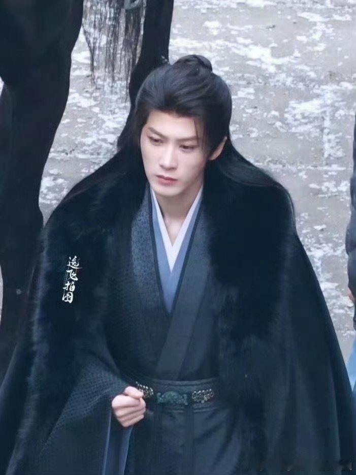 檀健次何不同舟渡首套造型路透檀健次何不同舟渡路透檀健次何不同舟渡路透。好帅 