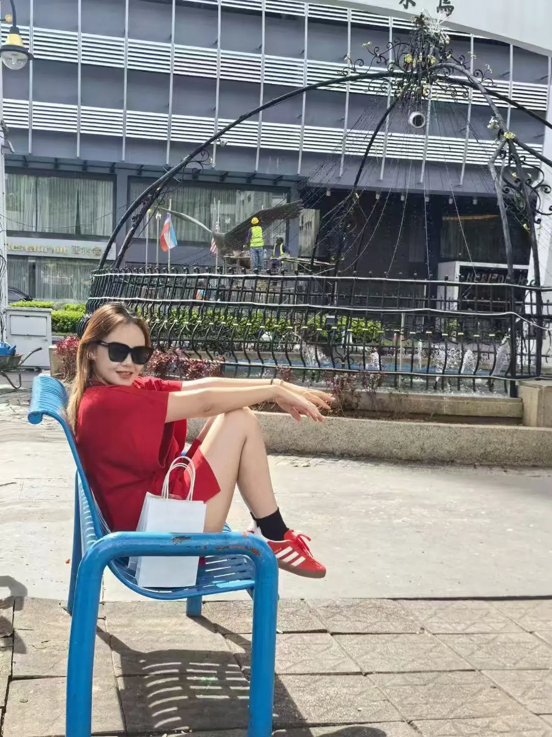 红色真的会让人觉得开心