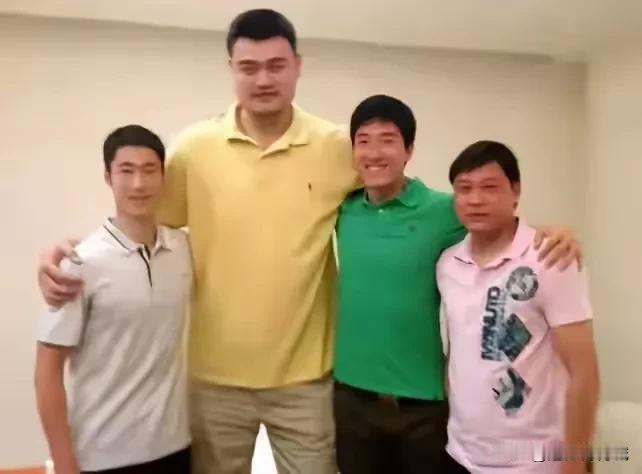 上海的体育太牛了！
看看这“四大天王”，都是全国乃至世界上的名人：
   姚  