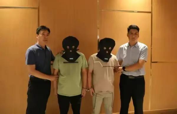 大快人心！大好消息！今天8月23日一共有六名电信诈骗犯罪嫌疑人从缅甸押解回国，等