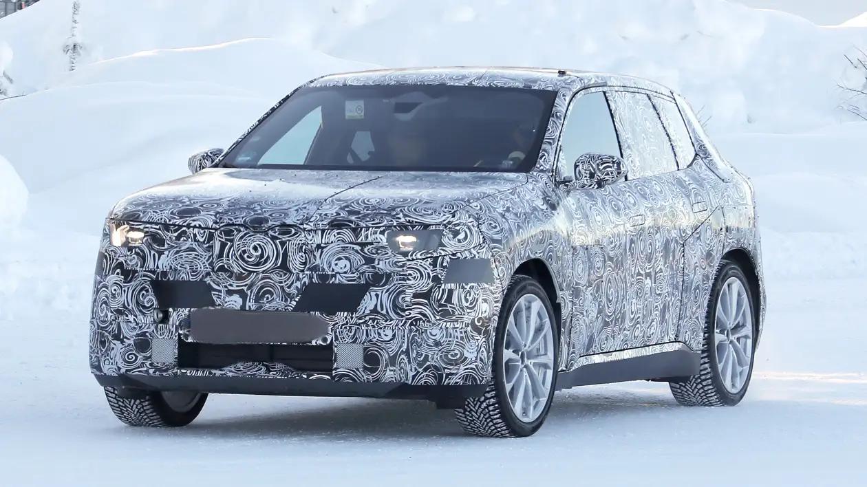 新一代宝马iX1谍照曝光 新平台  后驱+400kW快充

外观方面，预计用封闭