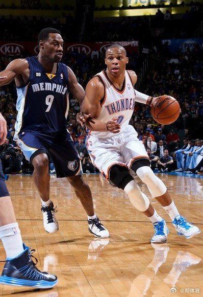 【NBA常规赛：雷霆97-107灰熊】北京时间11月15日，尽管杜兰特得到全场最