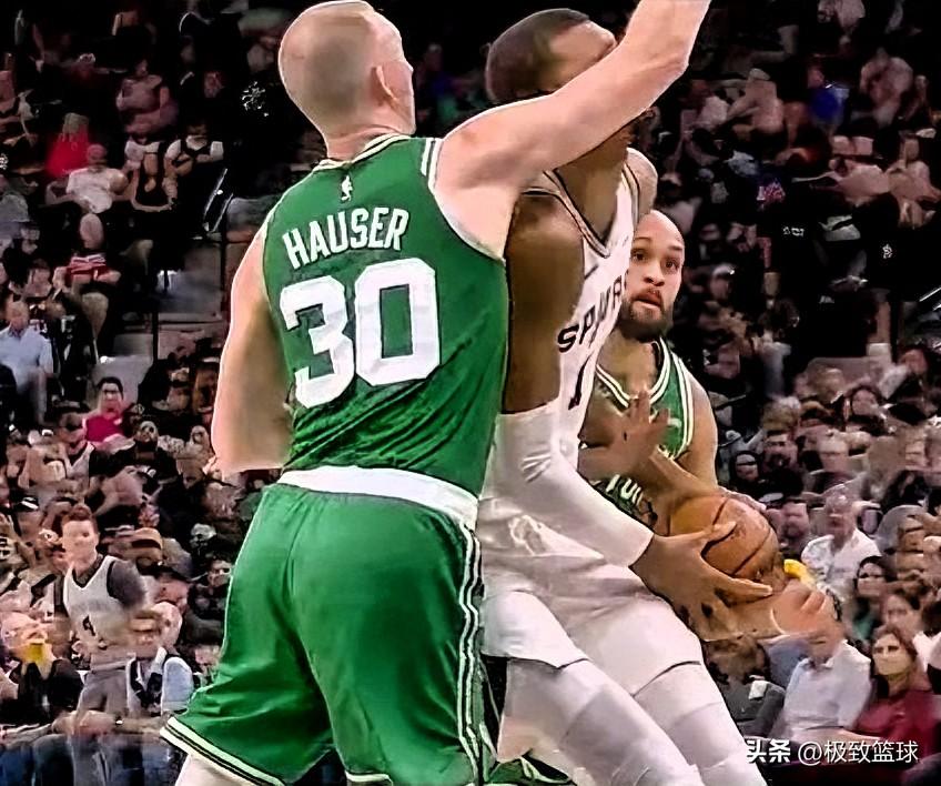 马刺新星文班亚马真是太难了！在今日凯尔特人对阵马刺的首节比赛中，文班亚马持球突破