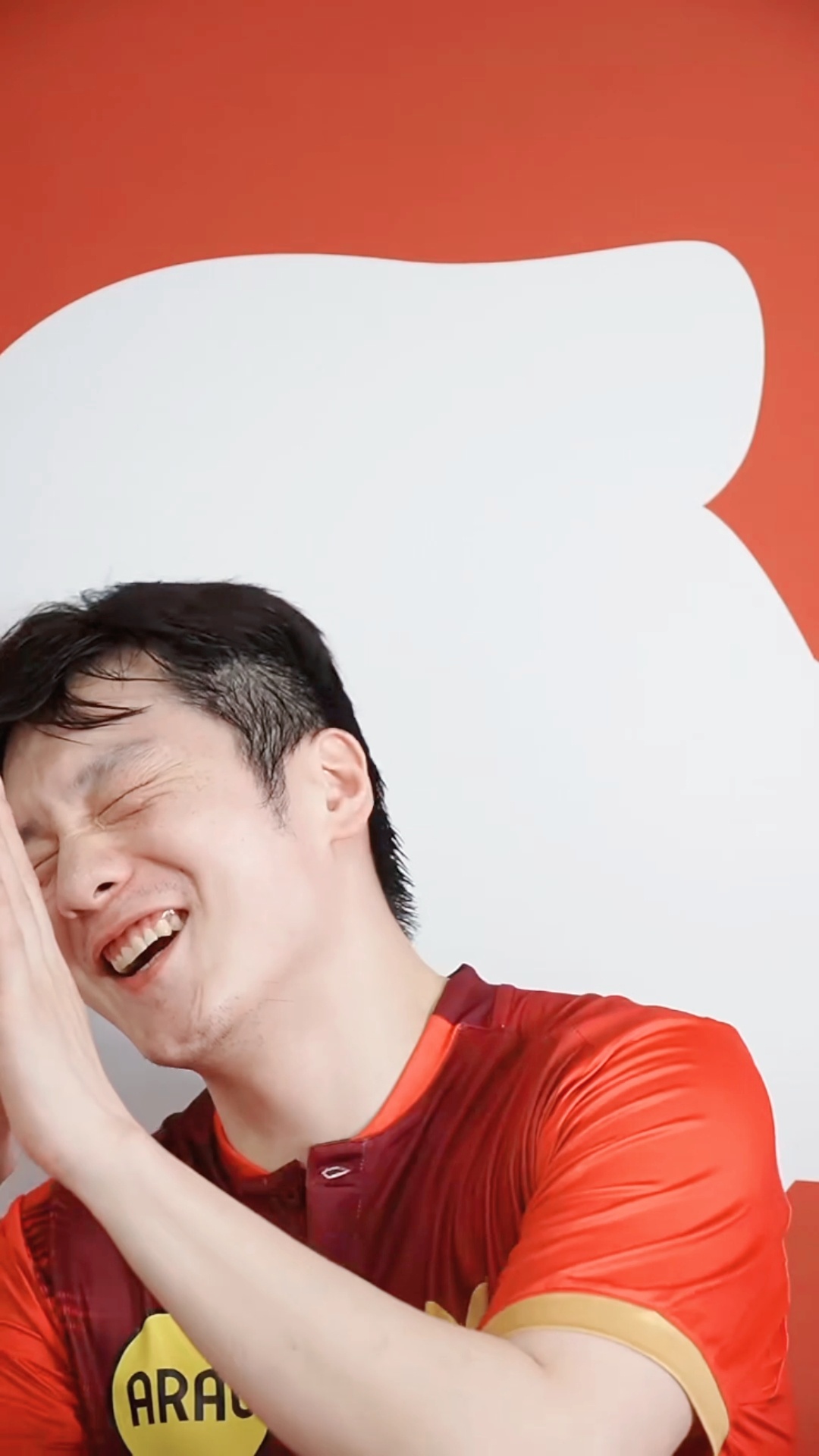杜塞尔多夫乒乓球俱乐部 开心宝宝🤣期待新东家的新赛季～ 