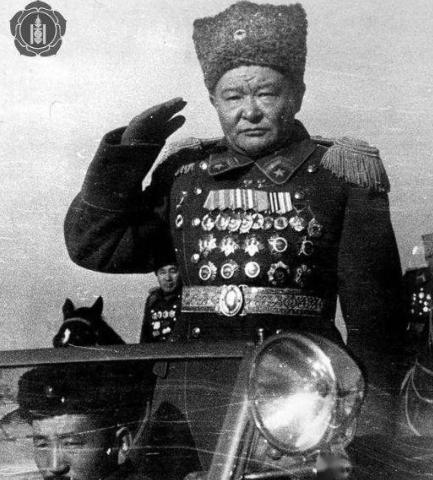 1938年，苏联以残忍的方式处决了2万余名外蒙古高官显贵，其中包括蒙古王后吉尼皮