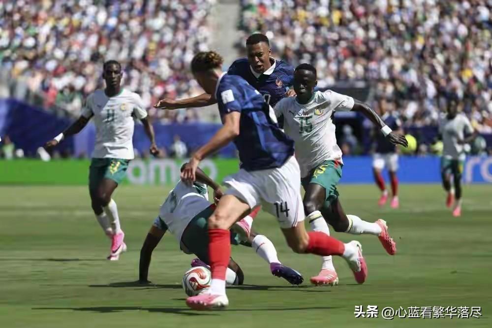 现在的法国队还能称之为高卢雄鸡吗？虽然法国队3-1击败了塞内加尔，但是在观看这场