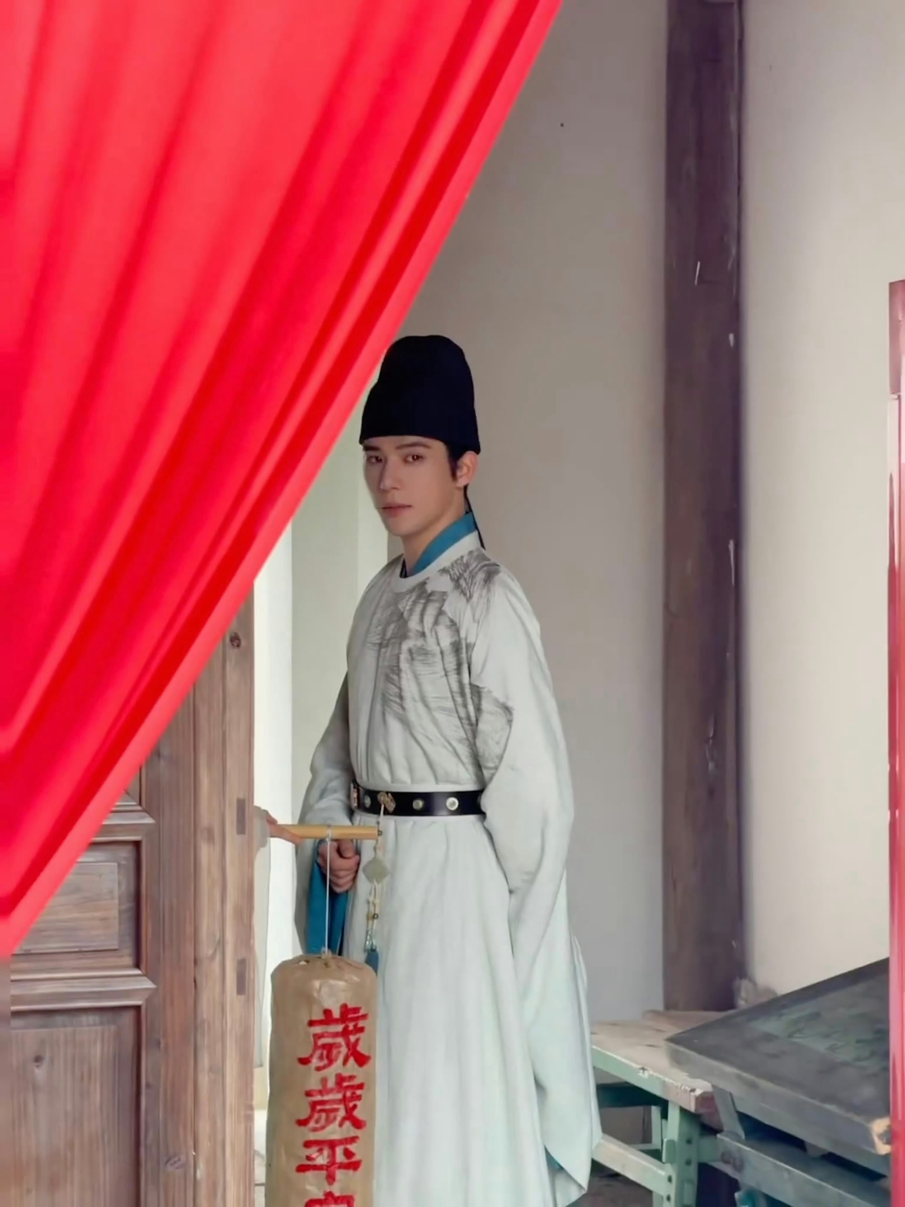 王安宇《一念江南》拍摄路透，眉眼公子范儿王安宇陆轻舸
