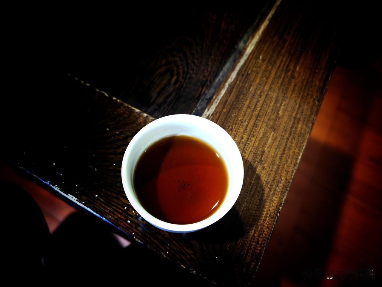 有的身份增值，有的身份减分
​熟茶，​如果口感不好
品牌​山头大师宫廷甚至年份