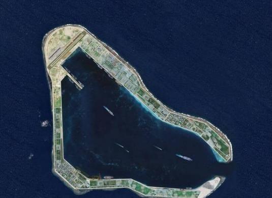 不要再说给黄岩岛填岛了，这是不现实的，我们只能守，黄岩岛周围，出了泻湖范围，水深