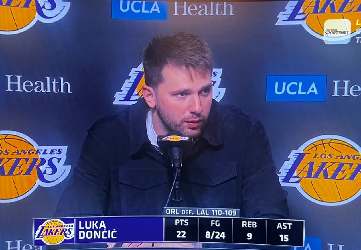 东契奇谈到最后一攻时的想法：“我知道自己处于空位，但我觉得距离篮筐还是稍微有点远