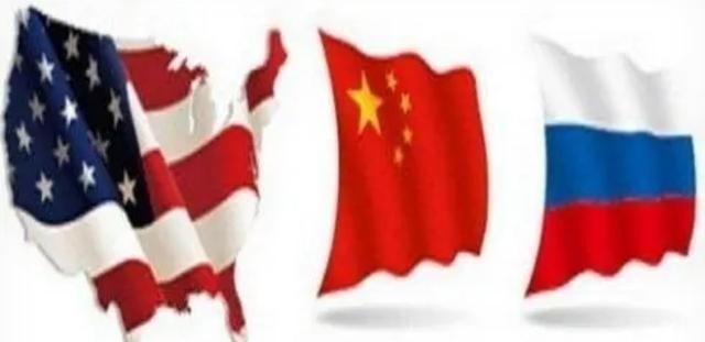 梅德韦杰夫曾言：“如果美国敢把核武器给乌克兰，俄罗斯可以考虑把核技术卖给美国的敌