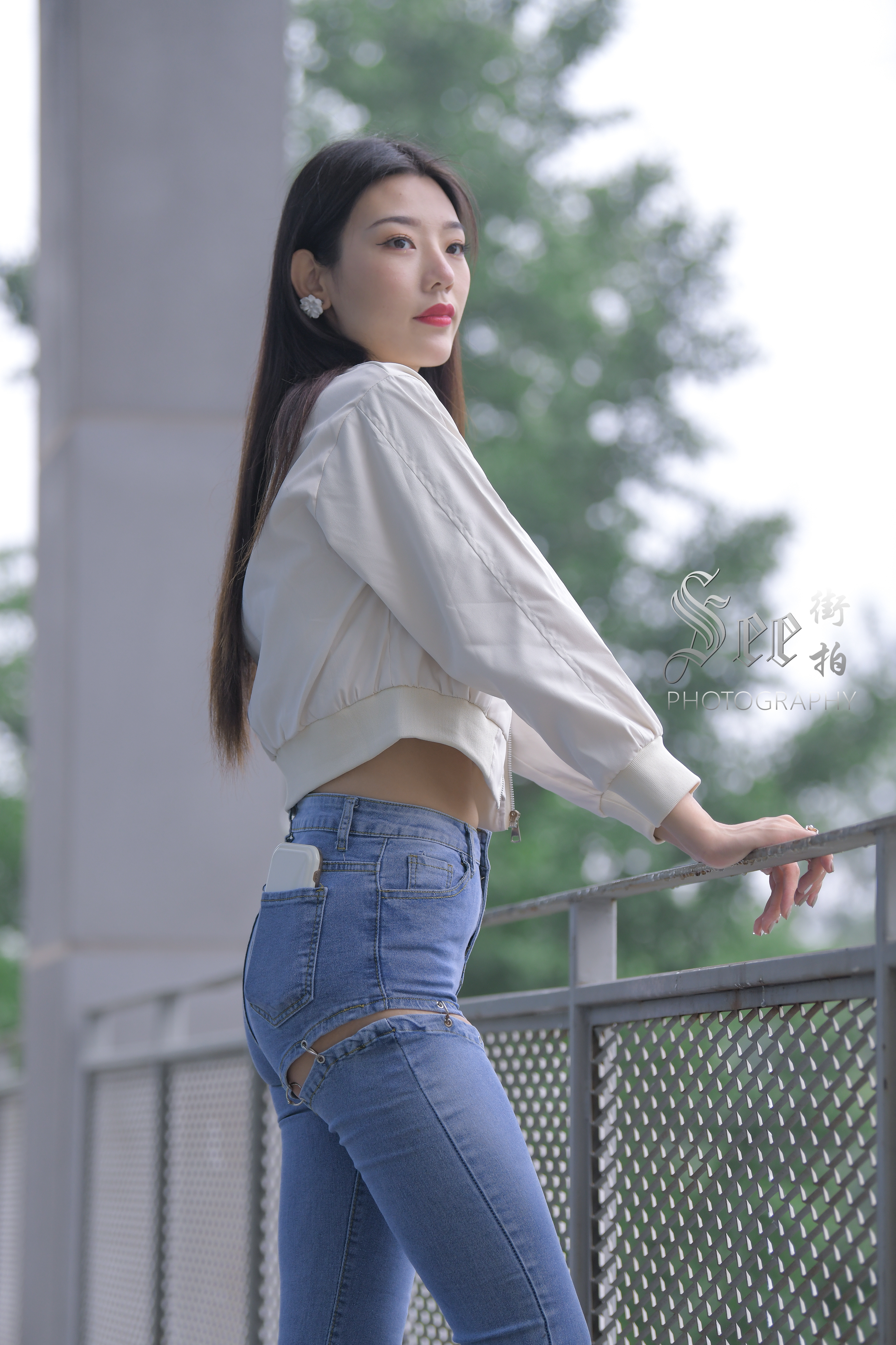 牛仔装时尚显身材~~ ​​​