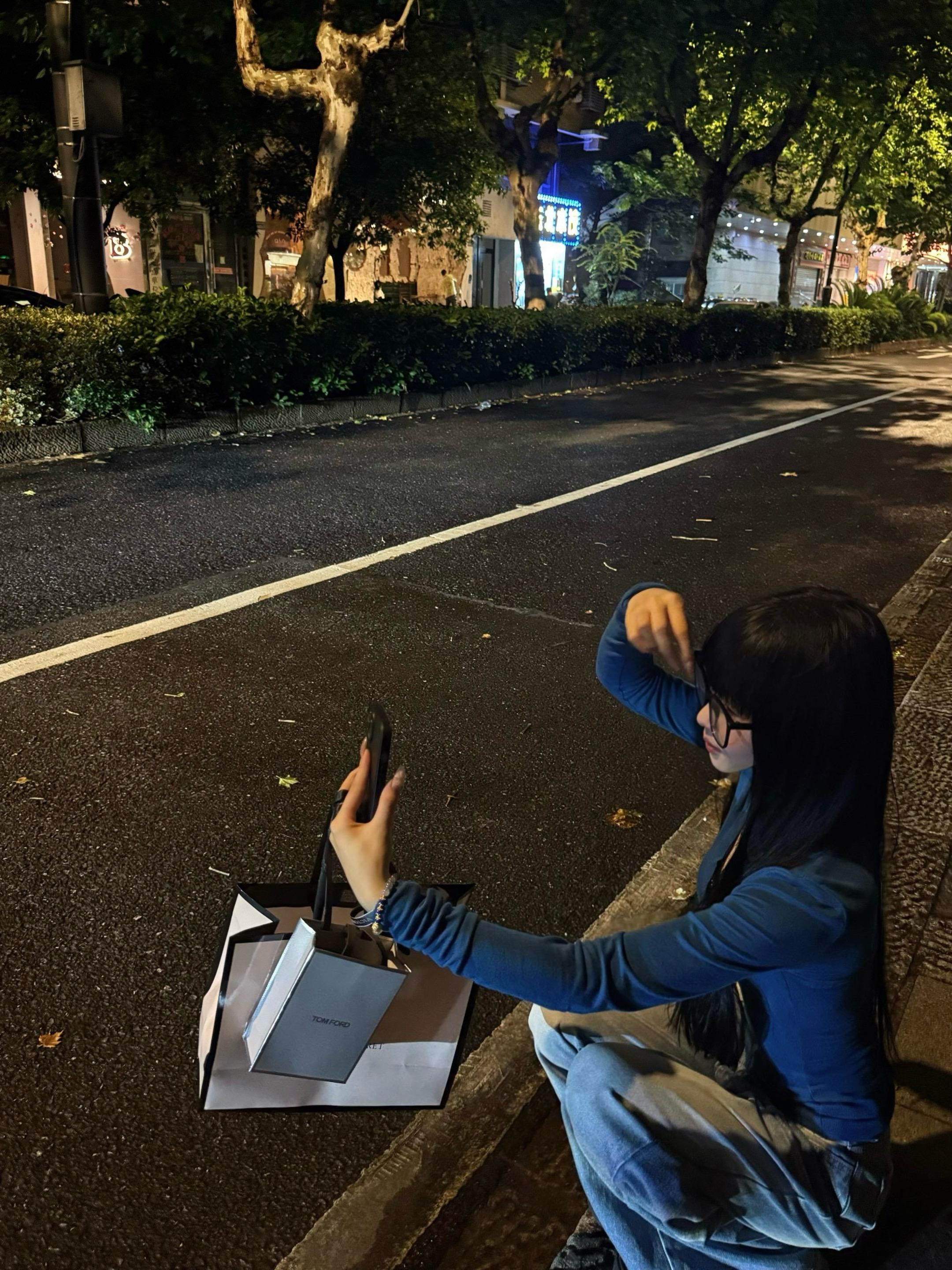 你身上的味道 瞳孔的深浅 怀抱的温度 总有一天我会知道的