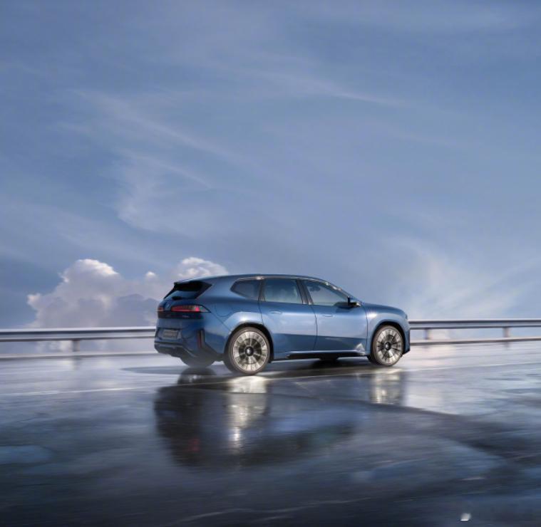 新世代宝马驾趣宝马新世代首款量产车BMW iX3来炸场了！它靠NCAR纯电平台和