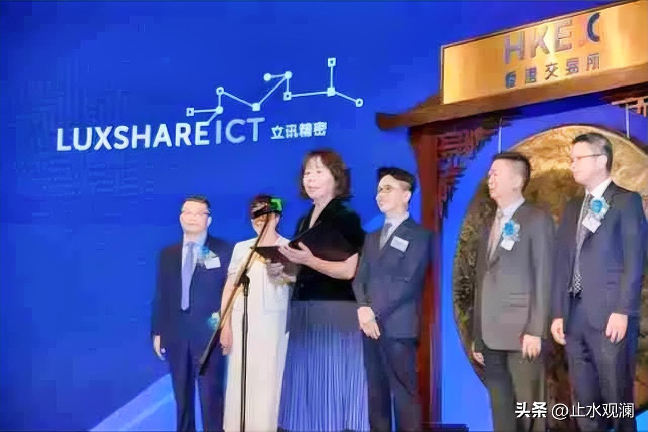 富士康打工妹，逆袭成中国女首富了。

王来春，这位从深圳流水线走出来的女首富，身