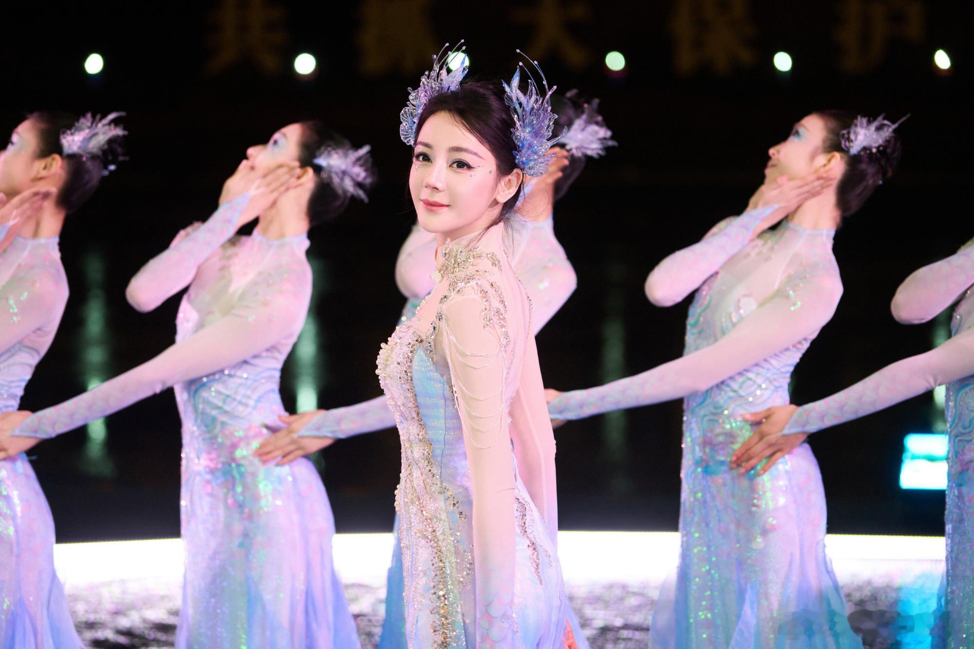 谁给迪丽热巴化的妆太美了女神 