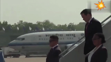 古巴仔到访阿三新德里参会，机场一幕尽显尴尬：阿三全程零高级官员出面迎接，无欢迎仪