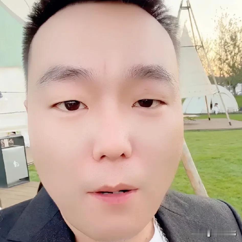 王铁蛋和丁红娥的剧本开始了，一为人气，二为以后带货做铺垫
凯帆昨晚硬是上台，被四