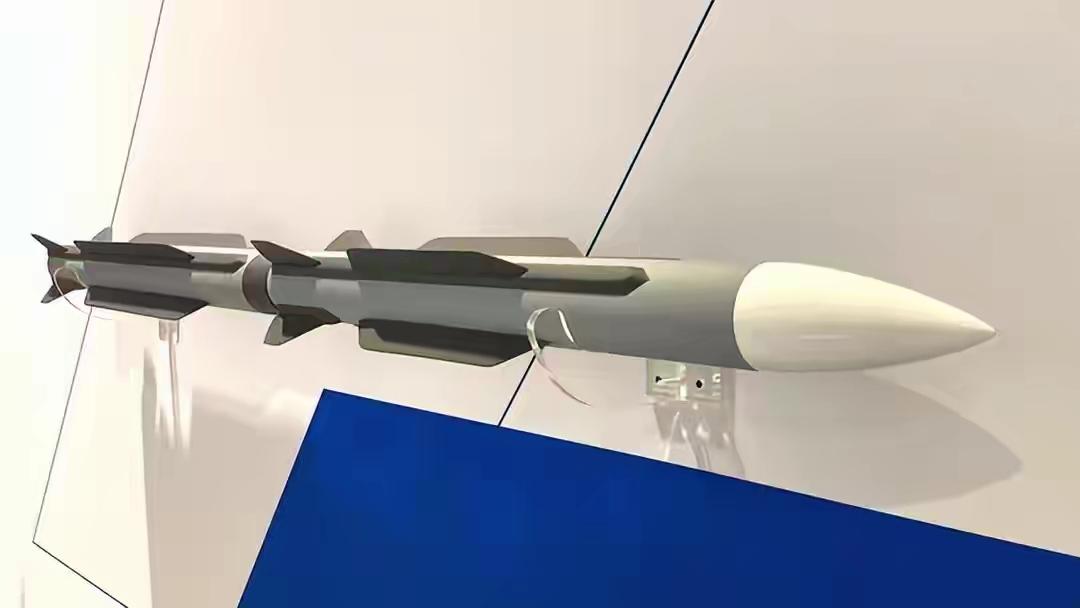 美军AIM‑424超远程空空导弹公开亮相，标称射程可以达到463公里，能够装入F
