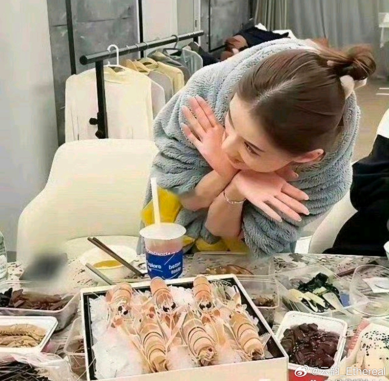 有人说何超莲点的外卖，普通人吃一次就很奢侈了 ​​​