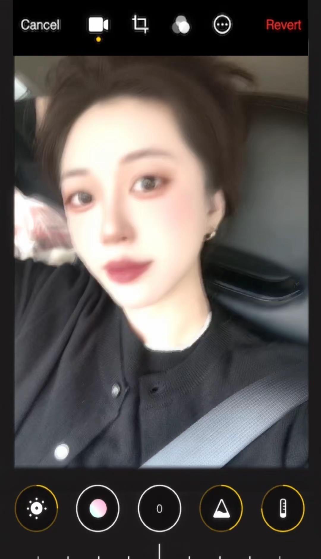 圈小，事少，人静，物简，心安，自由， 清醒，享福，活着。