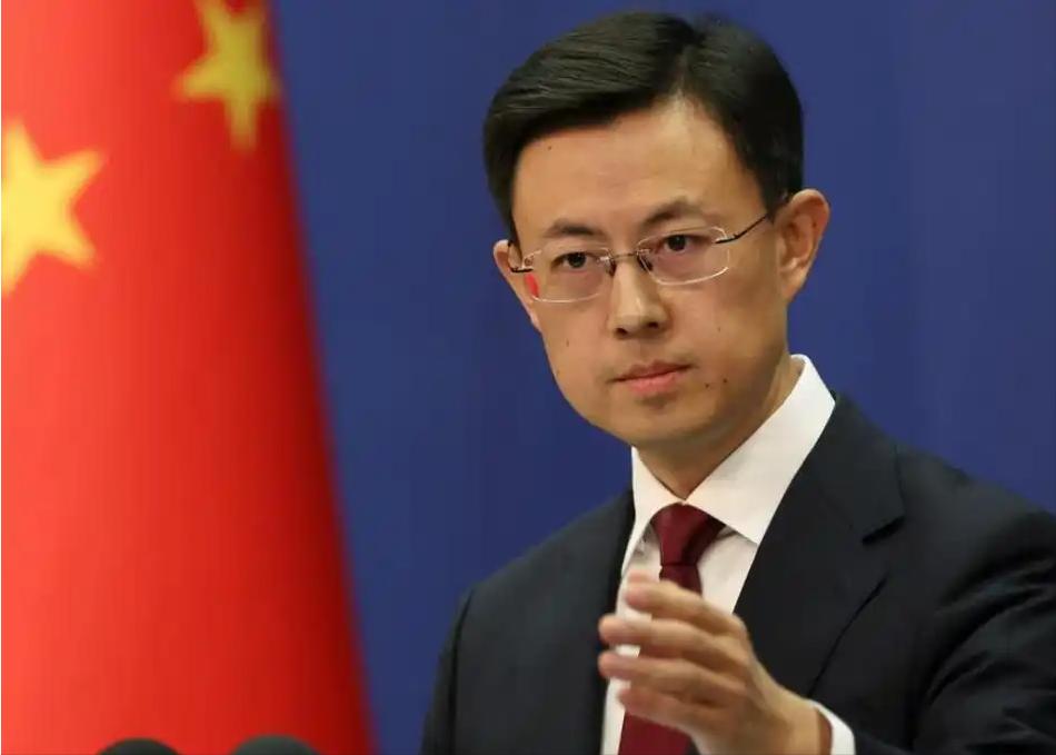 昨天可能还在耀武扬威挥大棒，第二天可能就在办公室里互扇耳光扯头花。

7月24号