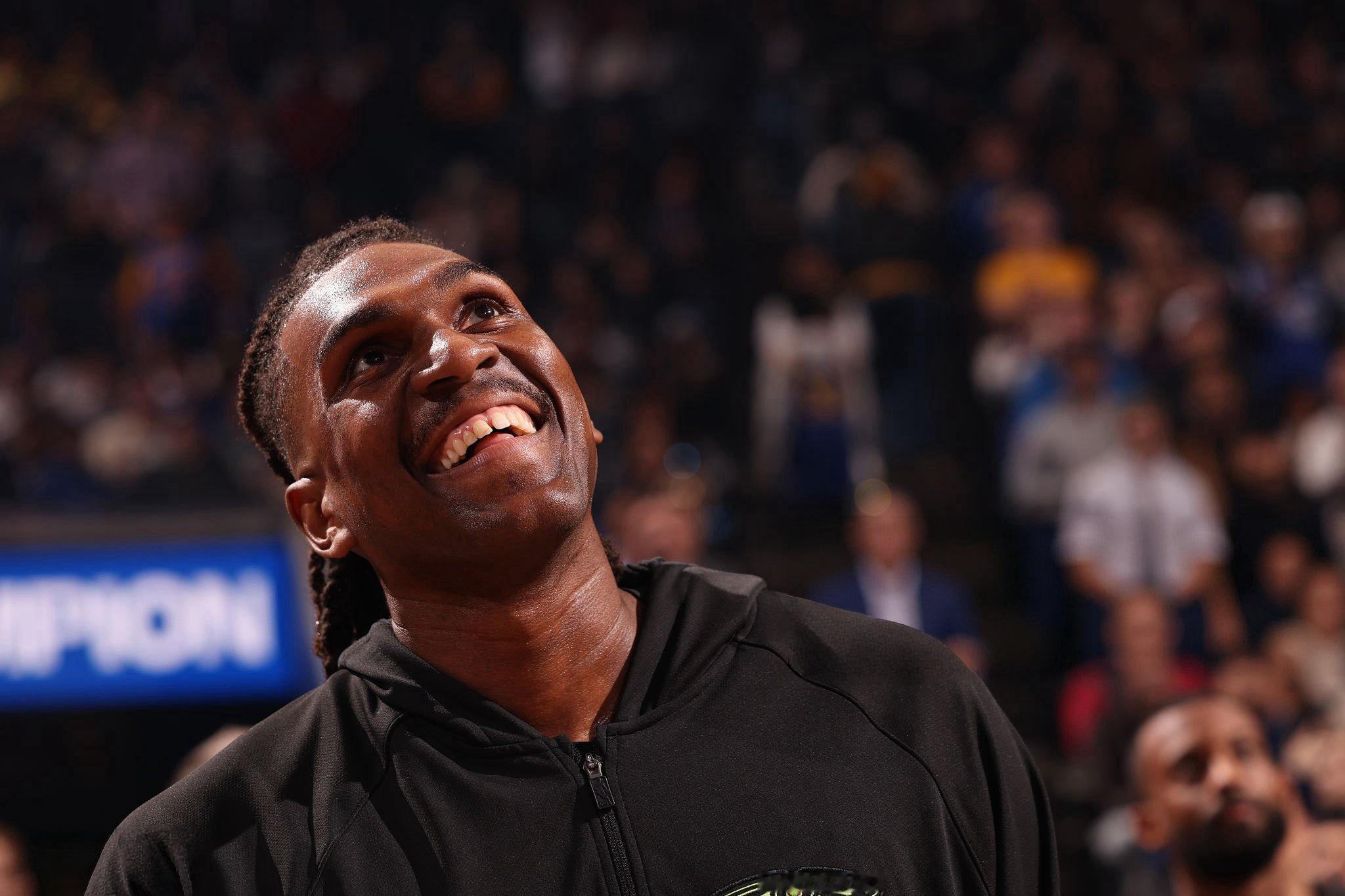 不是只有巨星才值得掌声为了梦想而努力的“小人物”同样值得👏金州勇士超话创作官