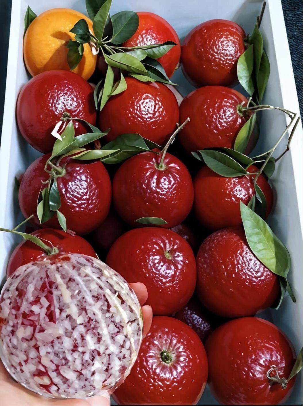 心念念的“中华血橙”上市了，，脐橙中的“劳斯莱斯”，超甜水分超多，一口...