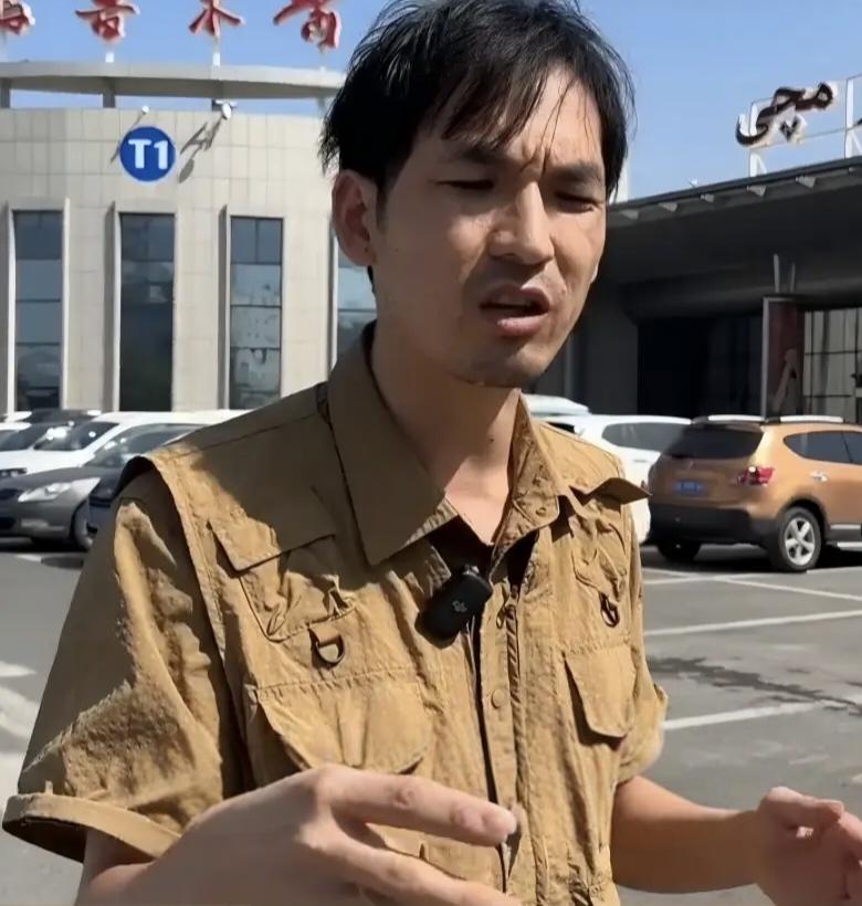 那个在神厕小便的网红铁头，一审被判8年，从爆红到锒铛入狱，前后才一年半。
 
最