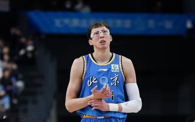 CBA到底谁是奶奶？谁是魔王？

中国男篮和CBA联盟五号位上，周琦和王哲林是最