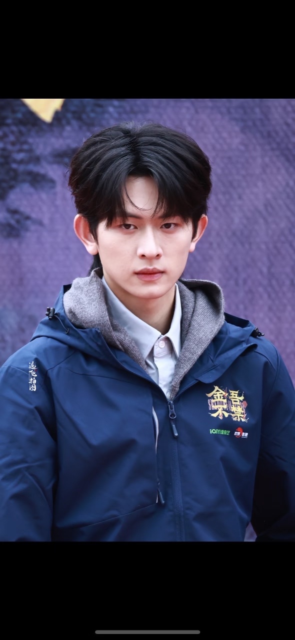 我觉得我添祥哥哥金吾不禁开机图还不错噢[awsl][awsl] ​​​