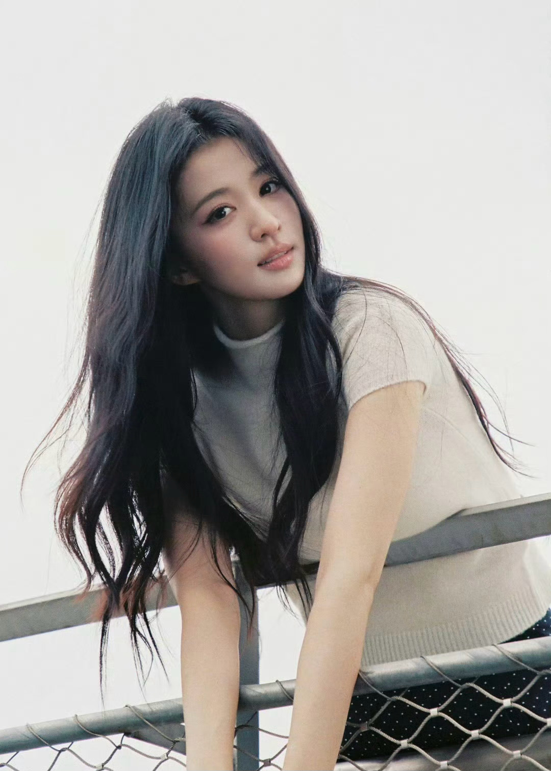 王楚然这张照片真像刘亦菲啊？[柯基][柯基][柯基] ​​​