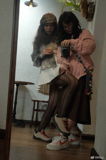 遗漏的黑丝<span class=