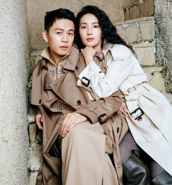 王紫璇李鸿其官宣结婚 王紫璇李鸿其通过杂志封面及网络同步宣布结婚消息。虽然不认识