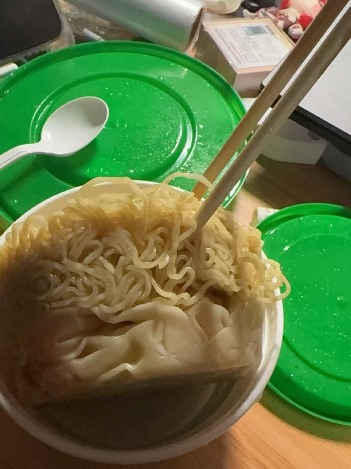 外卖点粉面自动获得一个饼 