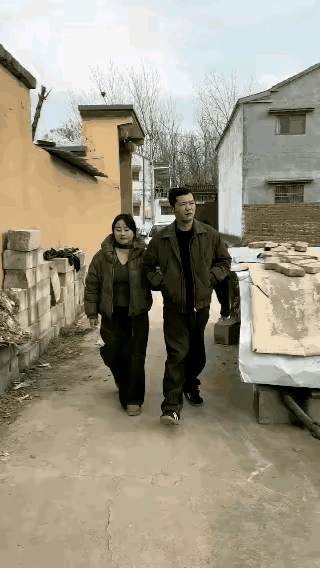 青竹蛇儿口，黄蜂尾上针。两般皆是可，最毒妇人心。