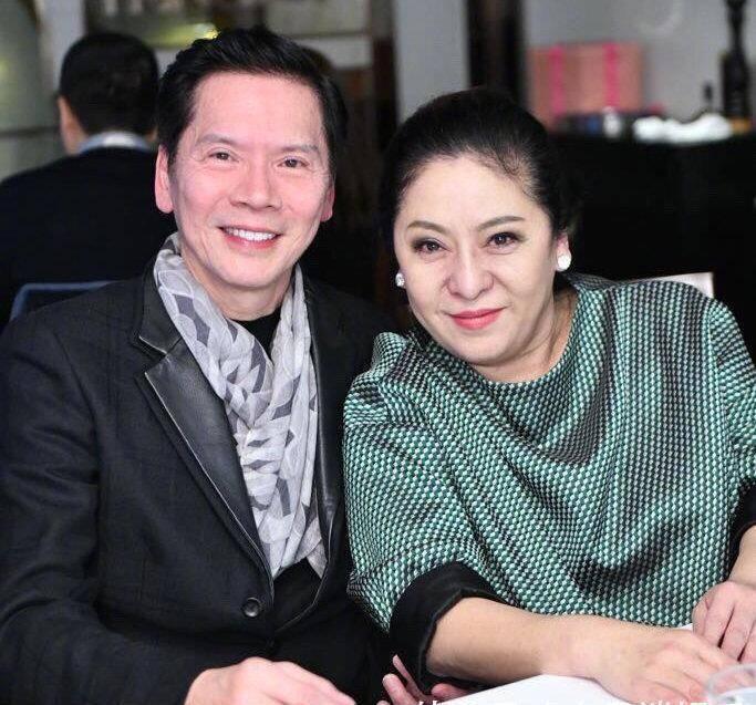 在采访中，向华强对鲁豫说直言:“我讨厌我的母亲，她太懦弱了！我以后坚决不娶我妈这