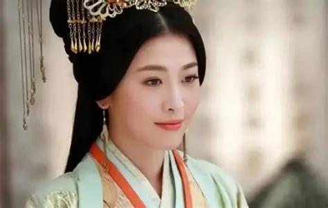 一个母亲，亲口说出"把我儿子杀了吧"——说这话时，她眼睛里连一滴泪都没有。

这