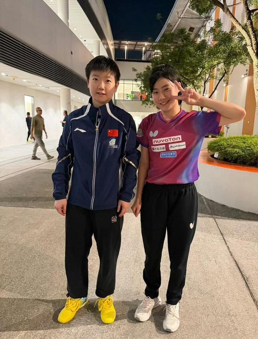 松岛美空用孙颖莎合影做头像松岛美空这头像不错哈📷和偶像的合影 