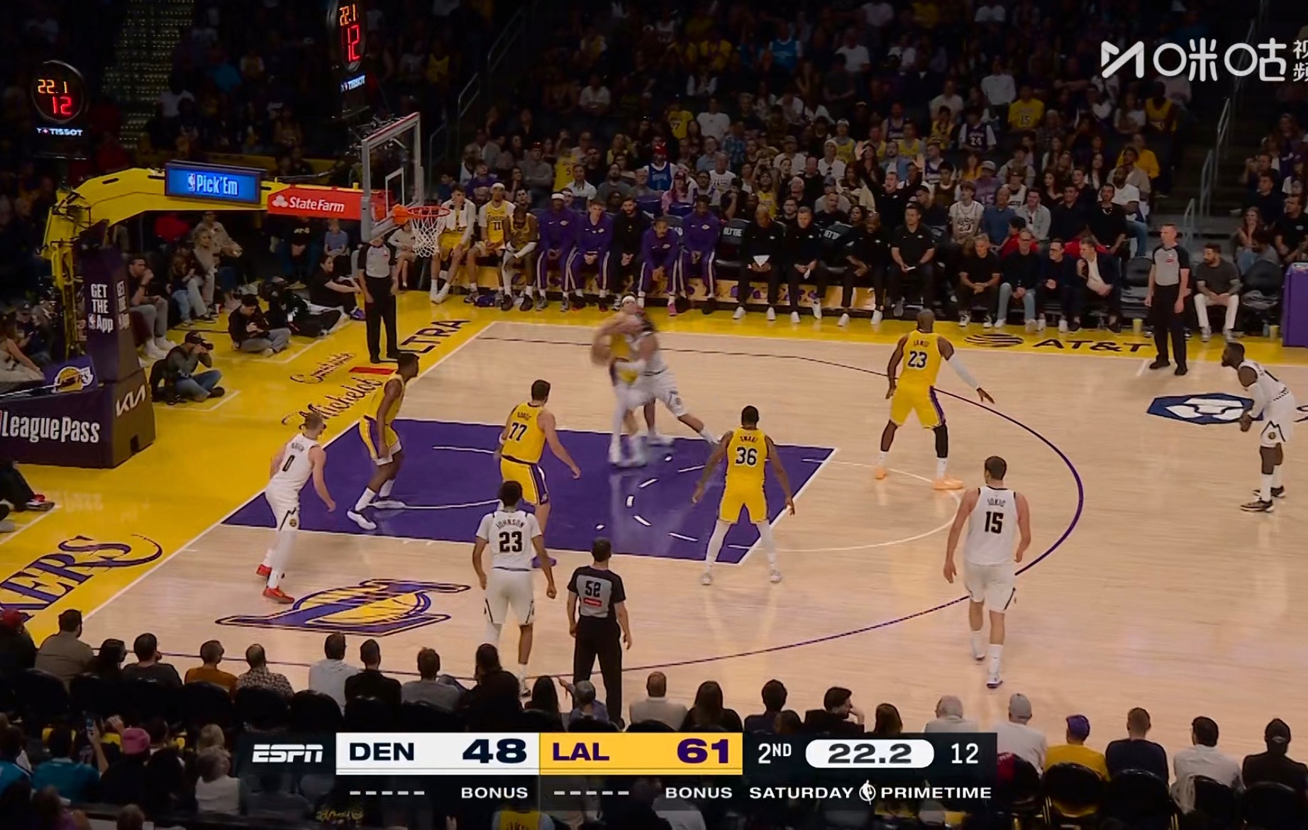 掘金队很坏，知道包夹约基奇，开始主打第二高点戈登了。 