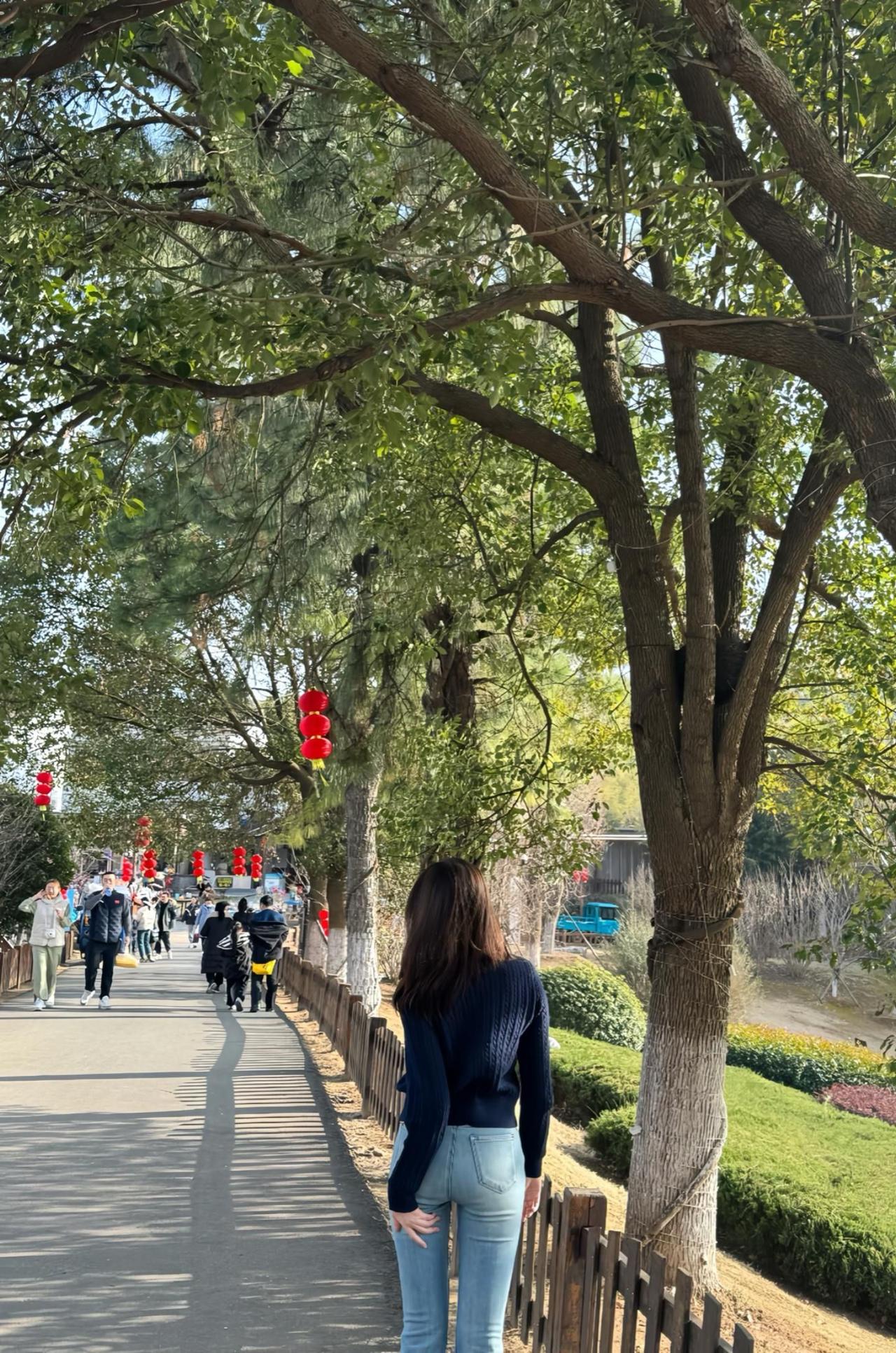 在茫茫人海中一眼就看见了你